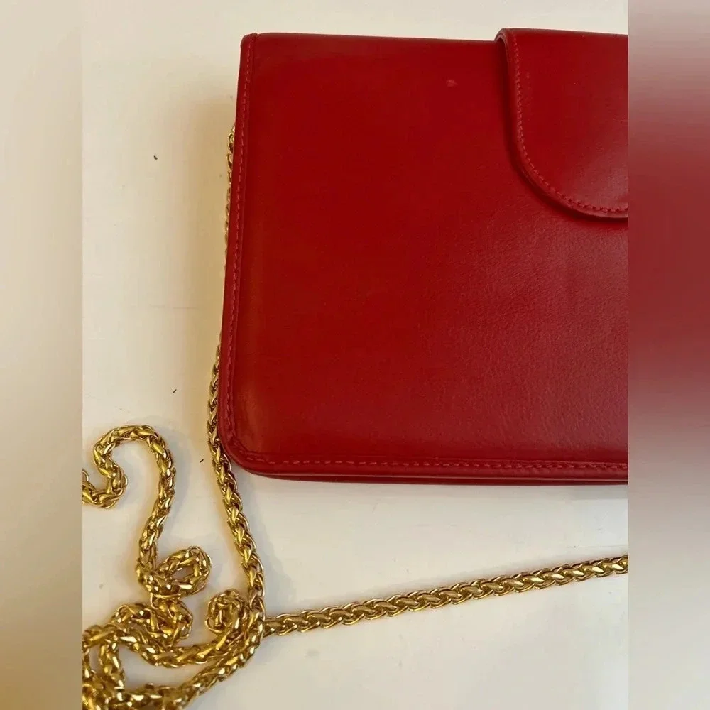 ! Rare Vintage, 1980's Yves Saint Laurent red bag with gold chain - Picture 9 of 14